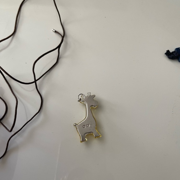 Swarovski yellow giraffe crystal preowned comes W a leather strap - Picture 5 of 7